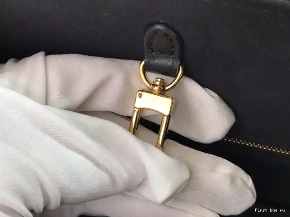 First bag ru VUITTON SINCE 1854 ONTHEGO GM LOUIS 0513